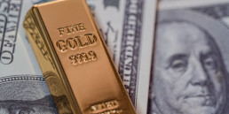 barre or et billets en dollar - article sur les banques centrales