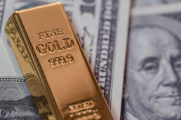 barre or et billets en dollar - article sur les banques centrales