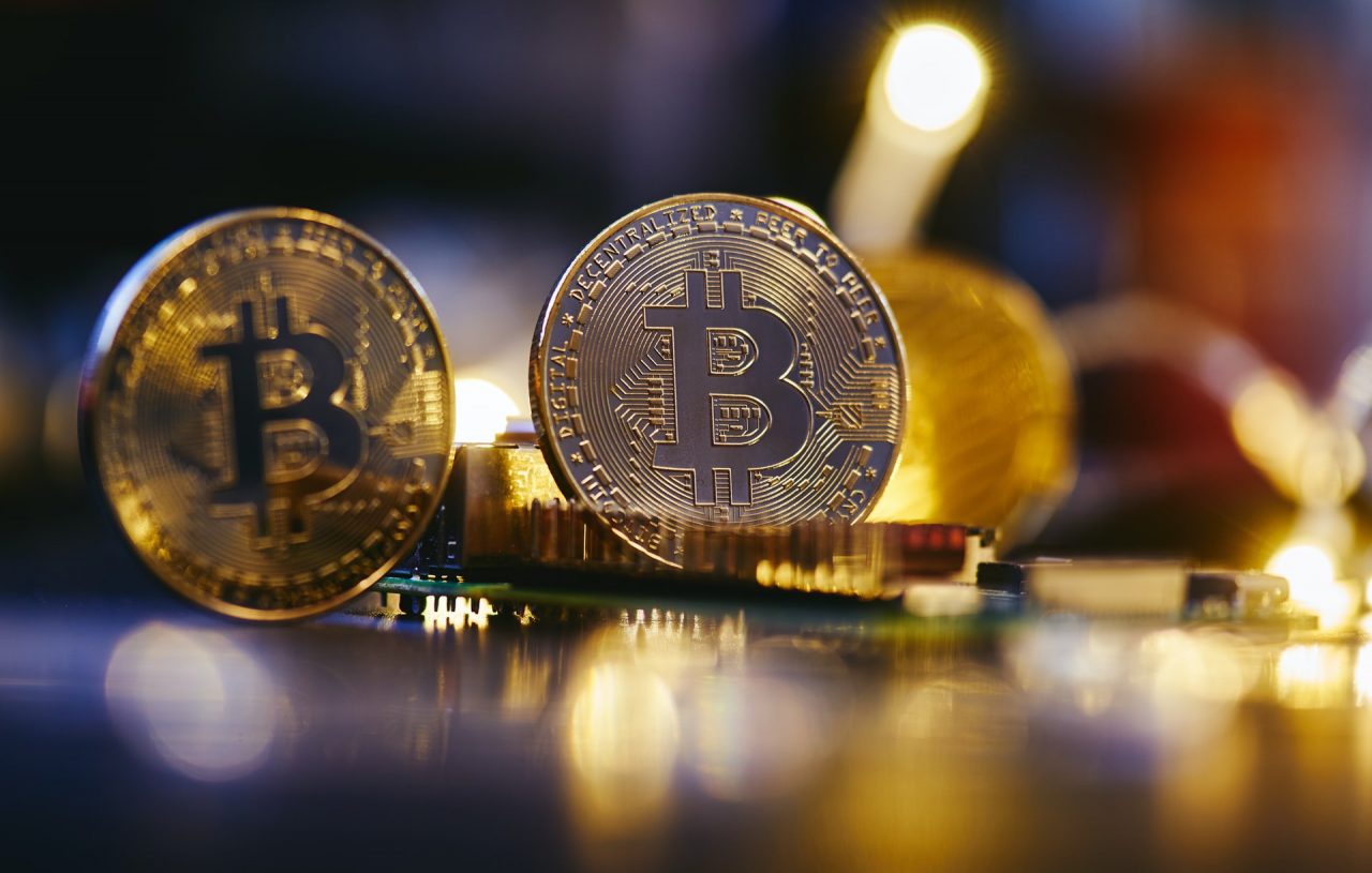 Bitcoin, une des cryptomonnaies matérialisé en pièces physiques