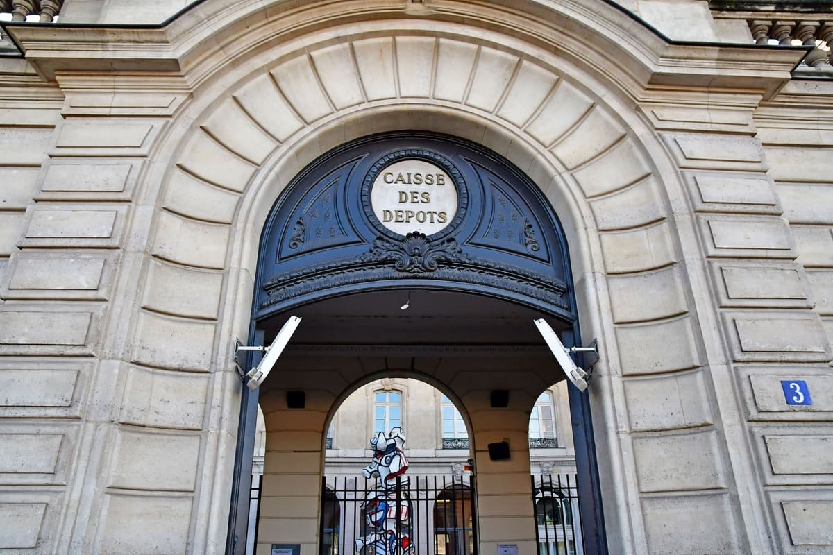 façade du siège de la caisse des dépôts à Paris