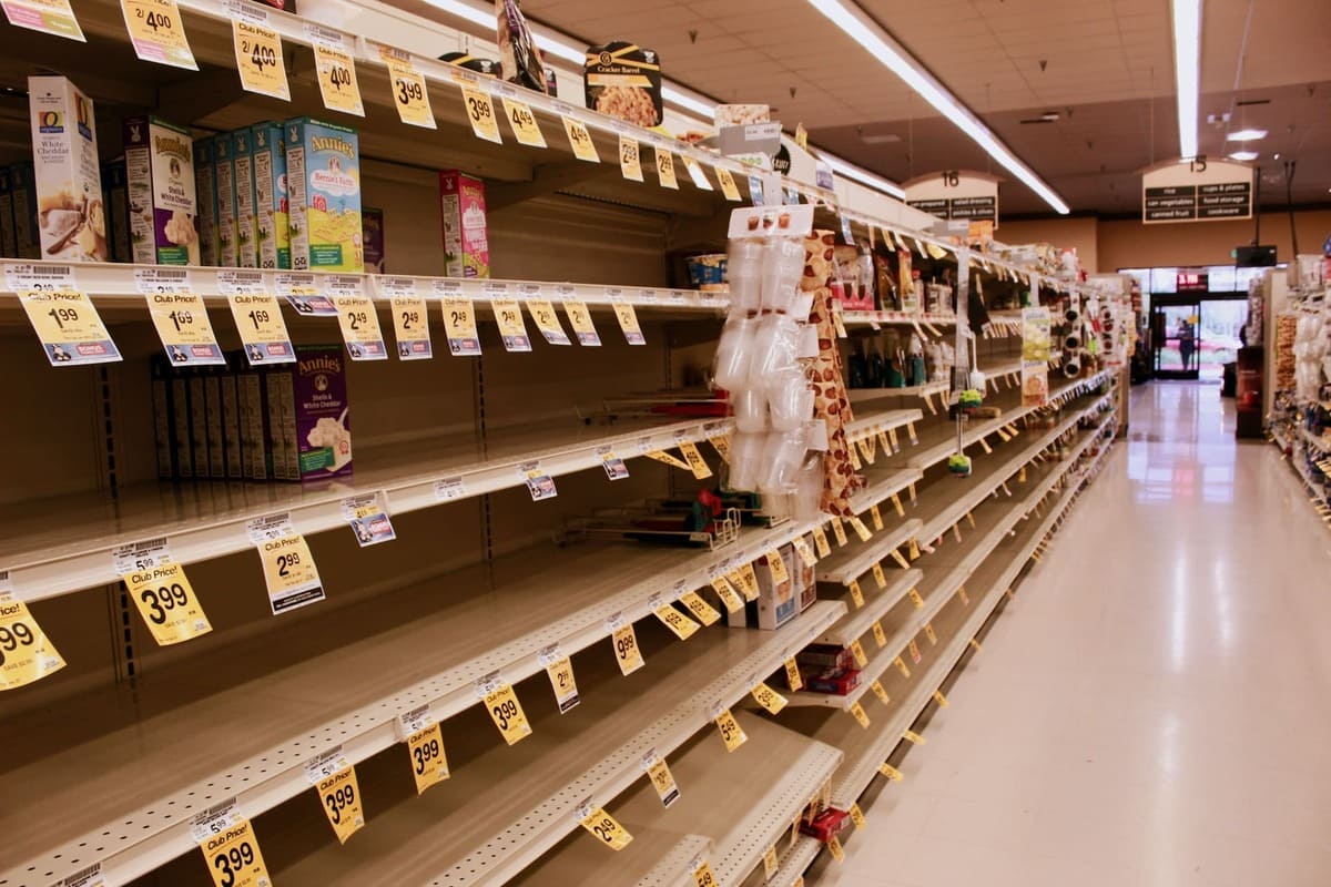 rayon de supermarché vide