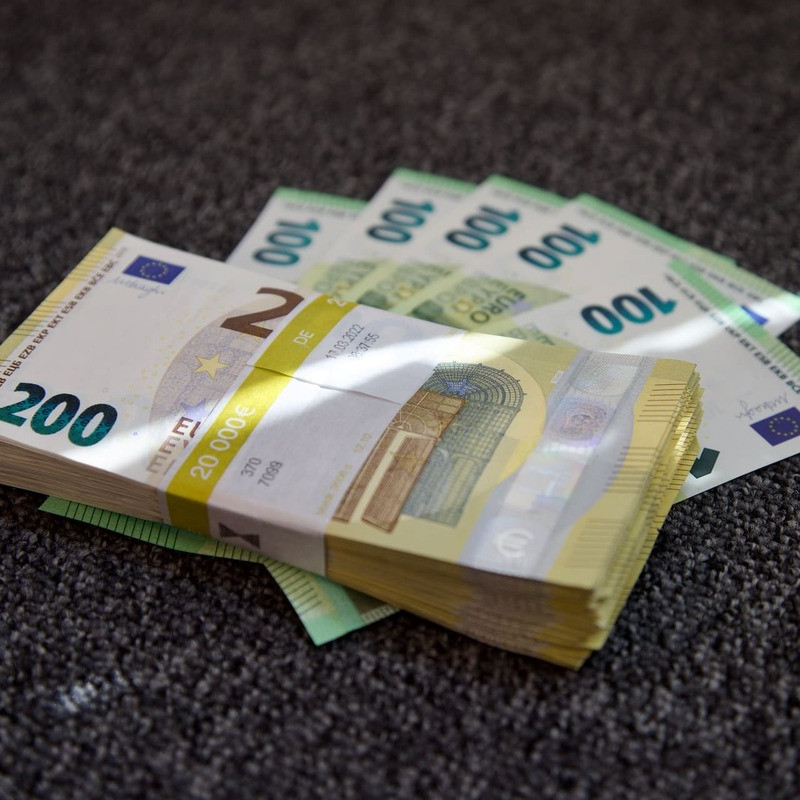 liasse billets de banque en euros