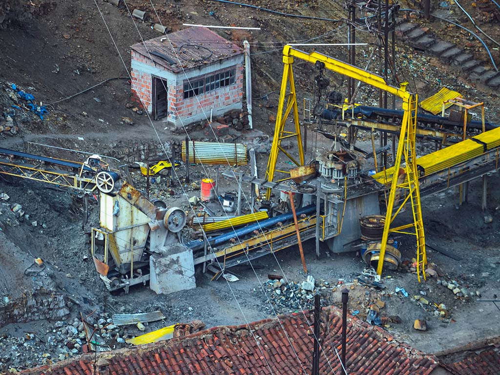 Machinerie dans une mine d'argent à Cerro Rico en Bolivie