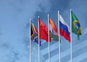Les 6 drapeaux des pays composants les BRICS
