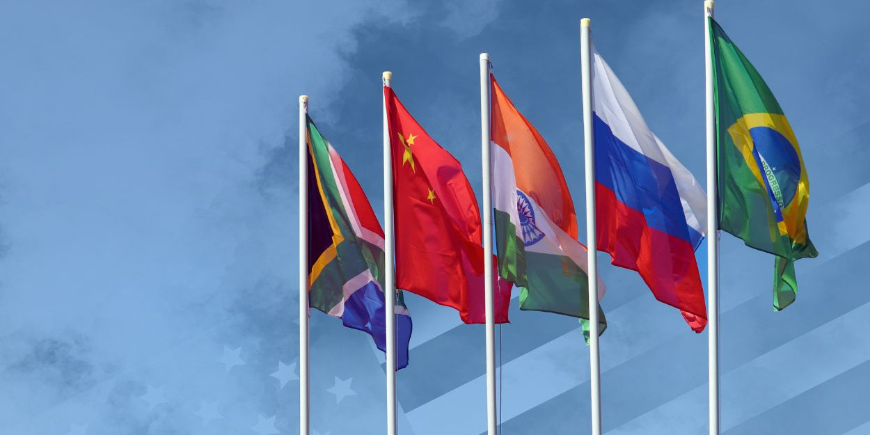 Les 6 drapeaux des pays composants les BRICS
