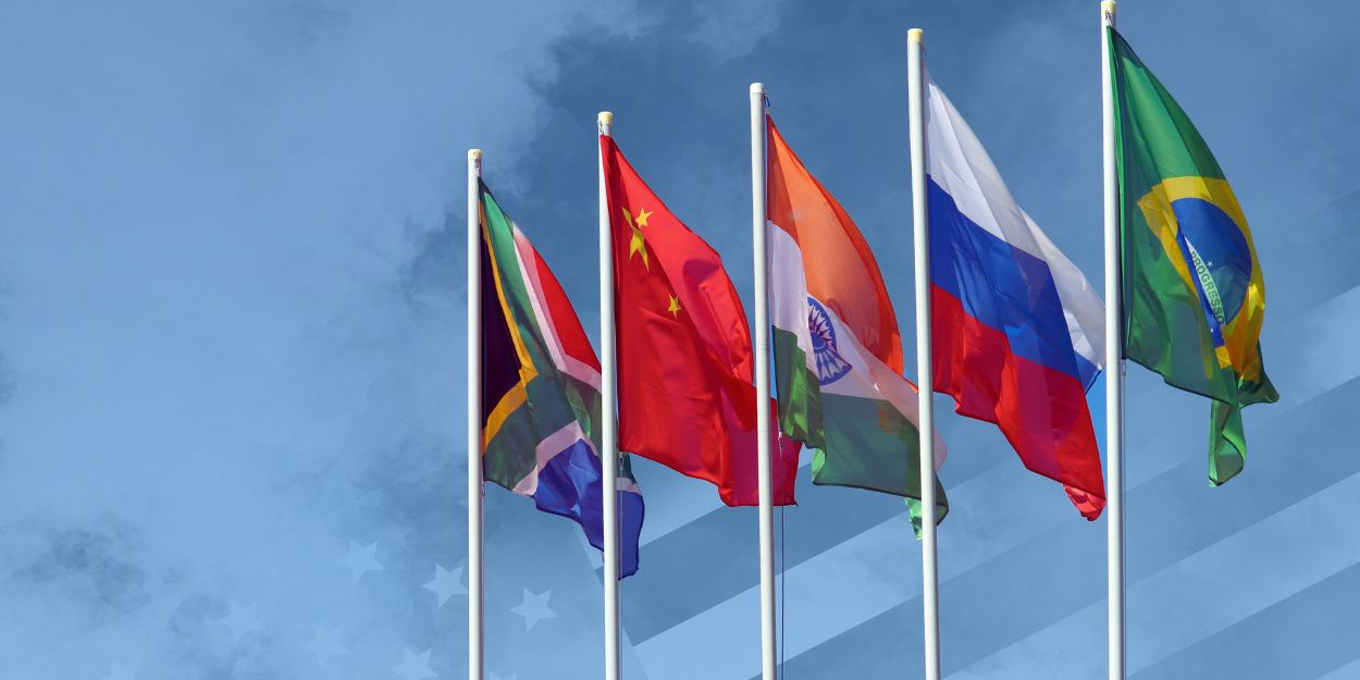 Les 6 drapeaux des pays composants les BRICS