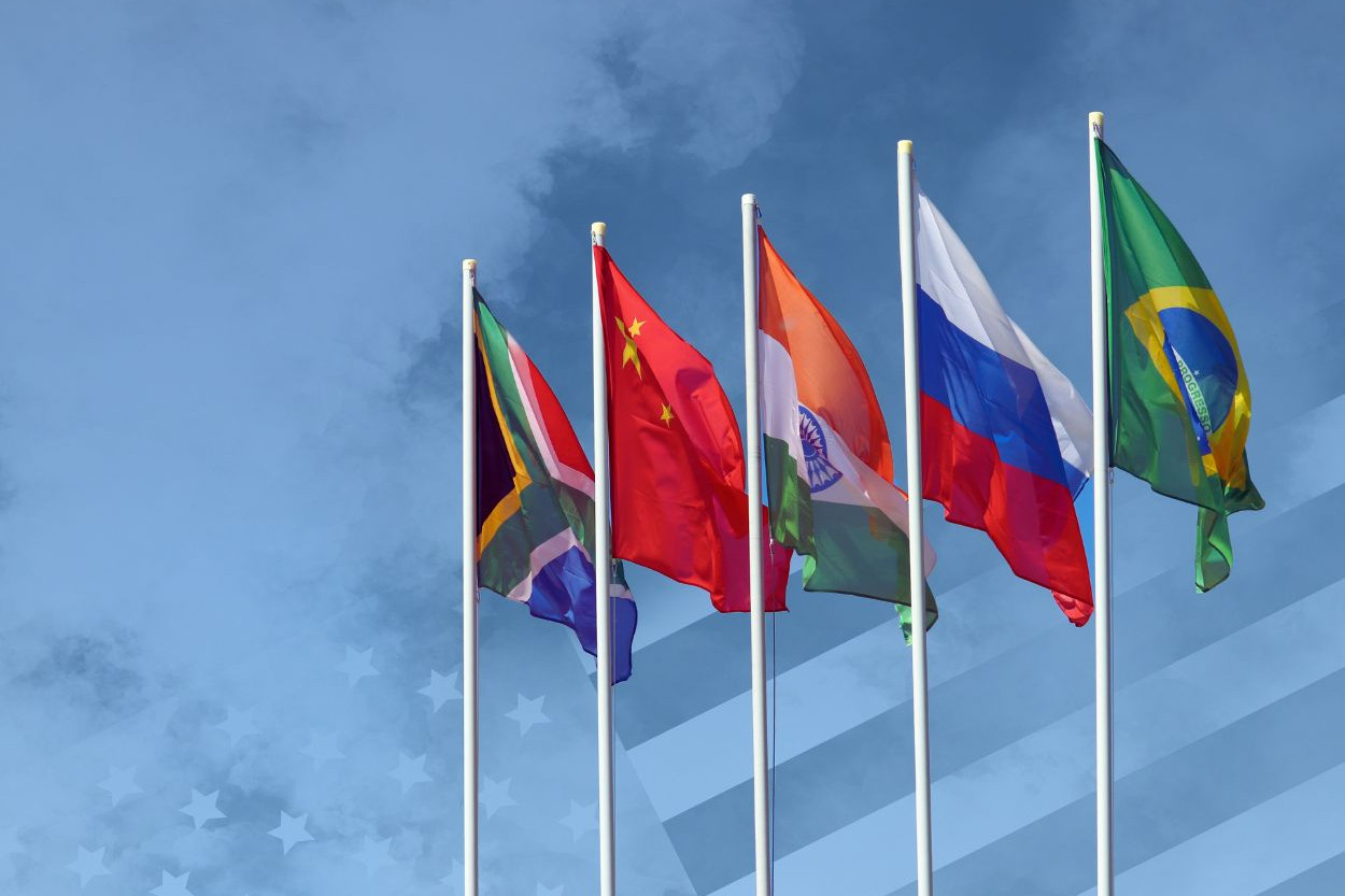 Les 6 drapeaux des pays composants les BRICS