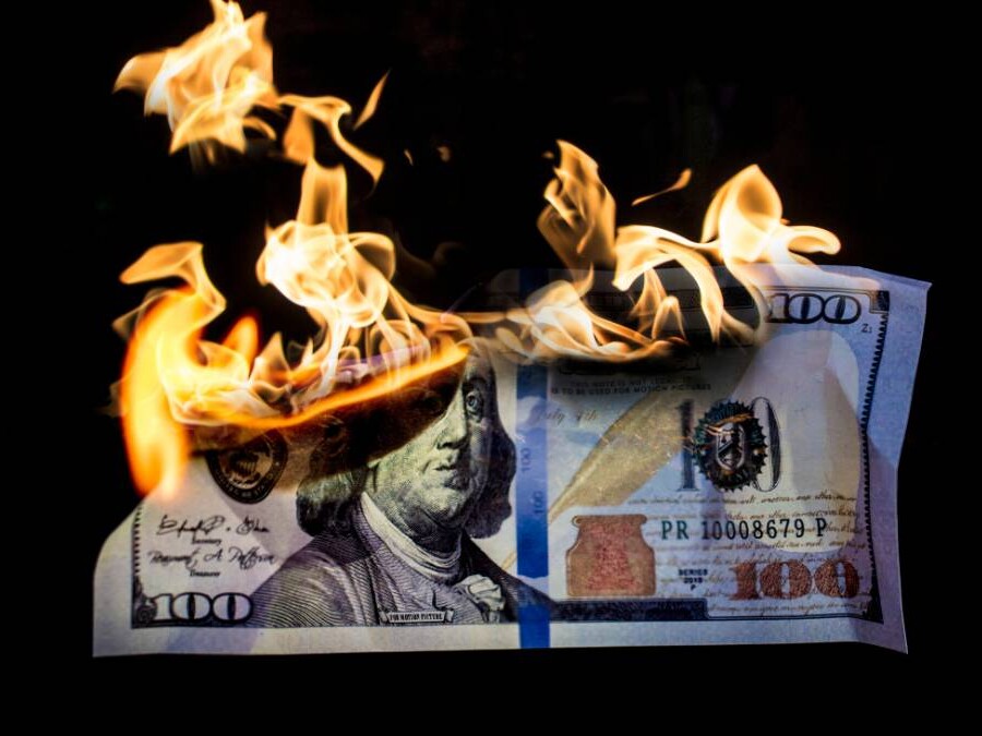 billet dollar en flamme - article sur la crise bancaire